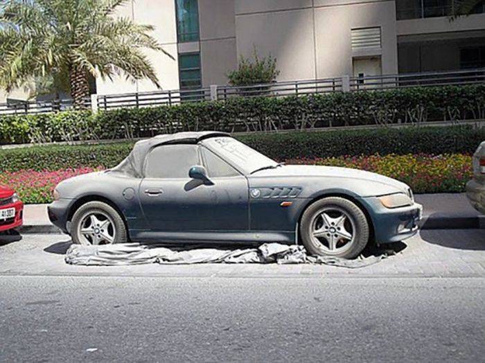 Opuszczone samochody Dubaju 21