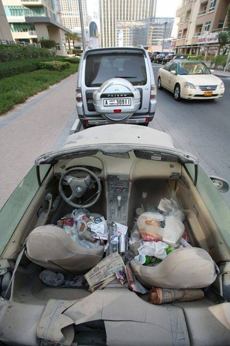 Opuszczone samochody Dubaju 7