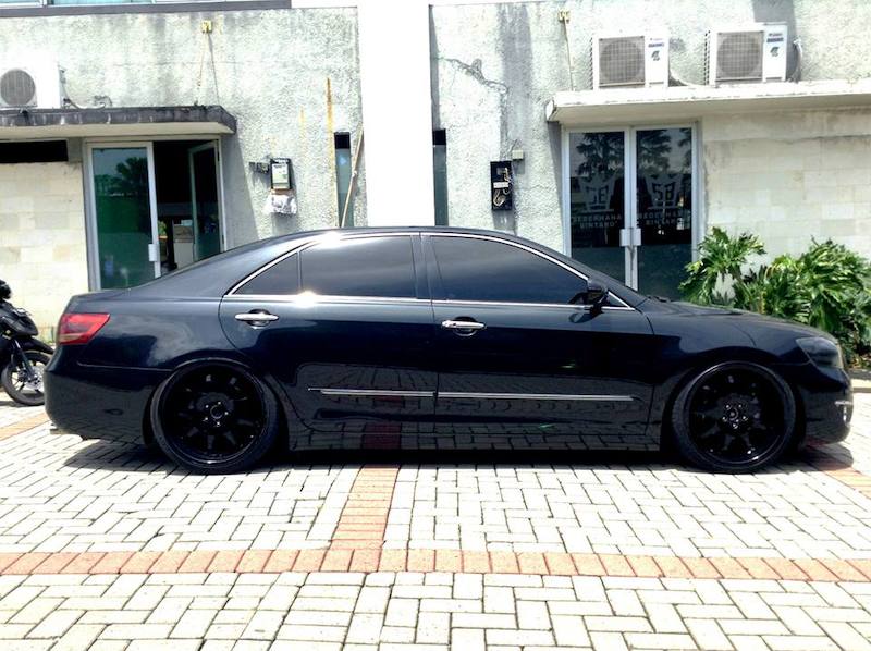 Stance Toyota Camry Indonesia